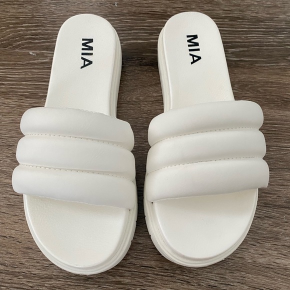 MIA | Shoes | Mia White Slip On Slides | Poshmark